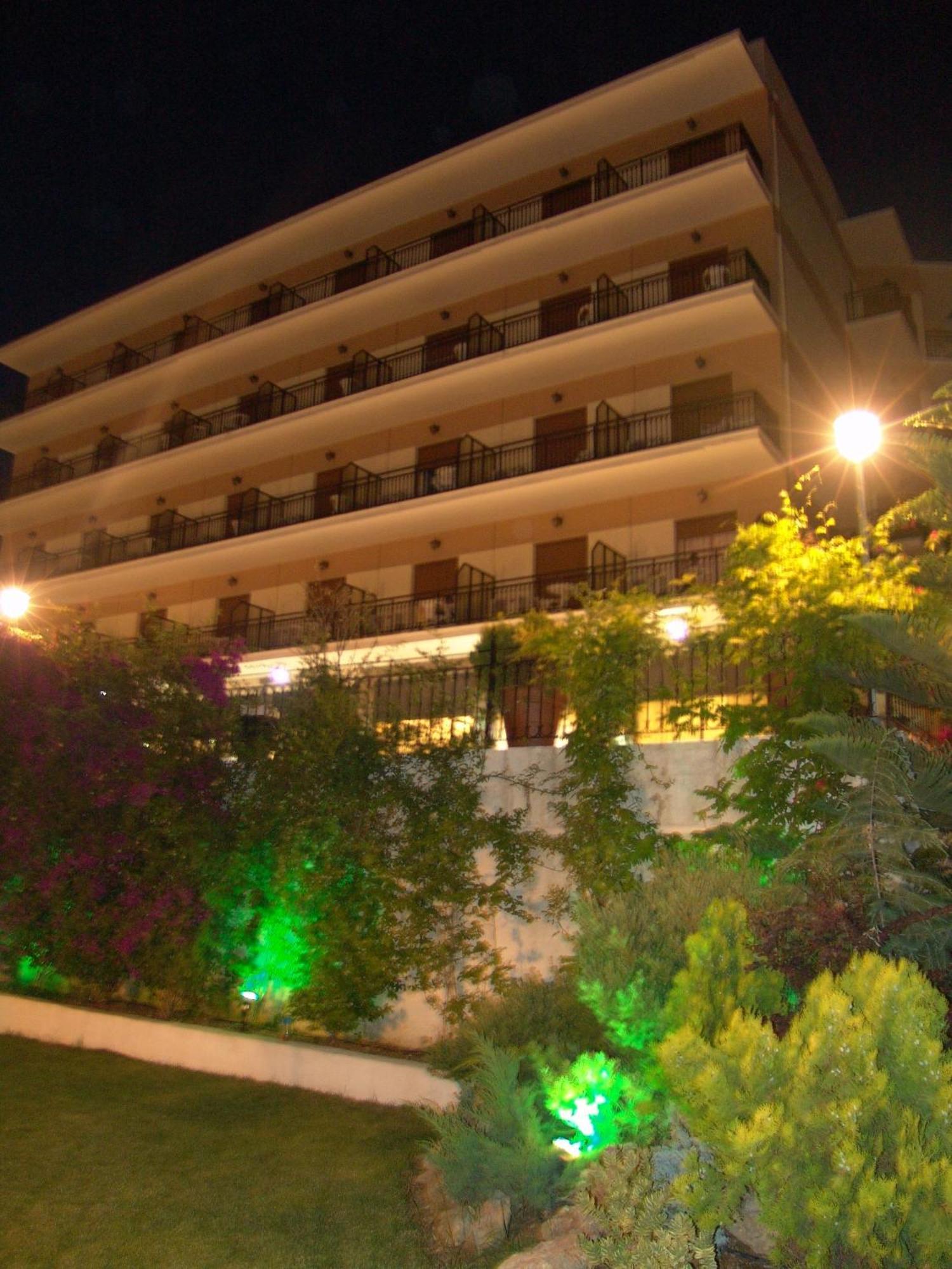 Merope Hotel Karlovassi Exterior photo